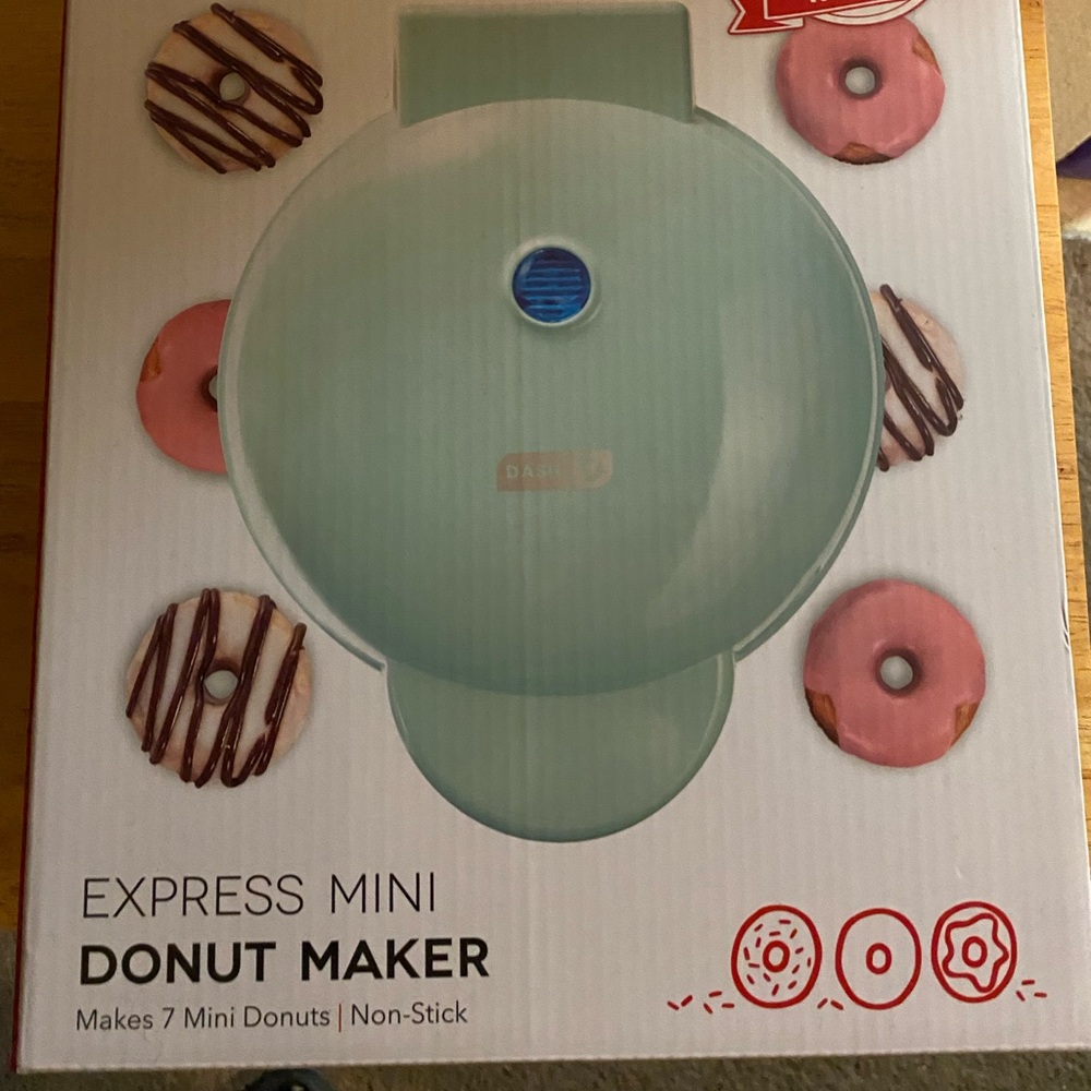 Donut minute maker. - Picture 1 of 2